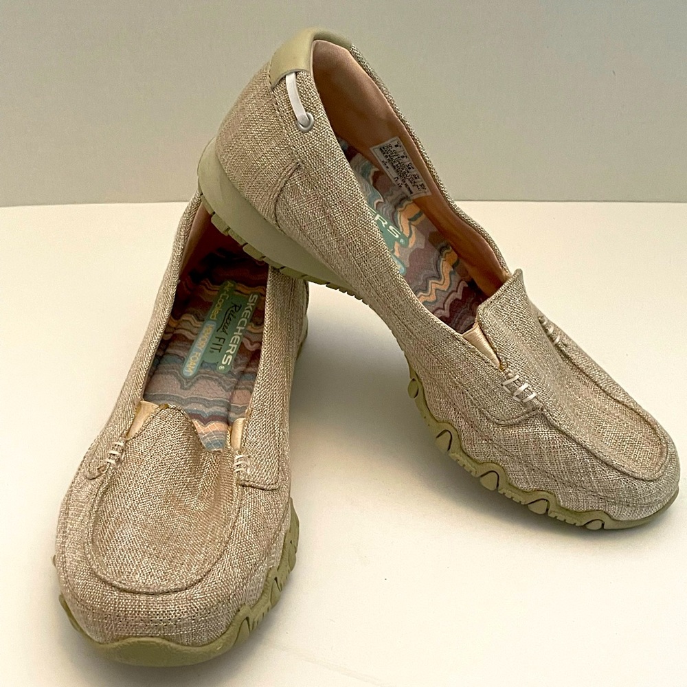 Sketchers loafers in beige with a touch of glitter